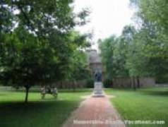 College of William & Mary - The Sir Christopher Wren Building 1699 - Williamsburg Virginia vacation attractions